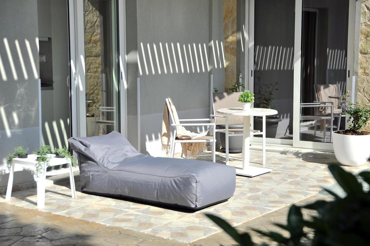 Alekos Luxury Suites Free 24H Transportation From - To Airport Ártemida Kültér fotó