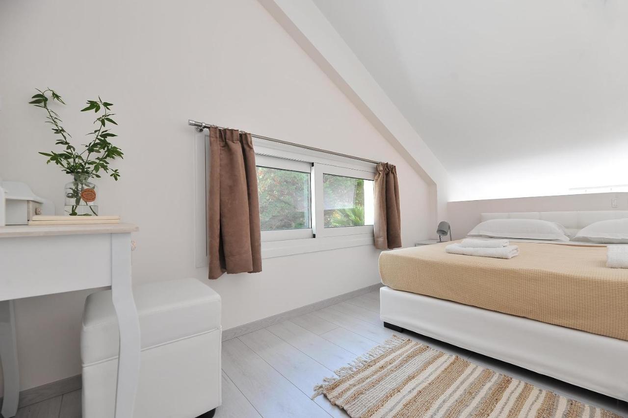 Alekos Luxury Suites Free 24H Transportation From - To Airport Ártemida Kültér fotó