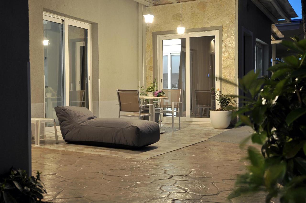 Alekos Luxury Suites Free 24H Transportation From - To Airport Ártemida Kültér fotó