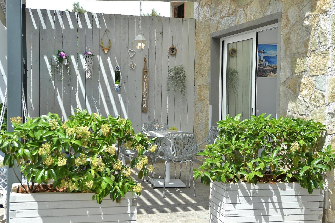 Alekos Luxury Suites Free 24H Transportation From - To Airport Ártemida Kültér fotó